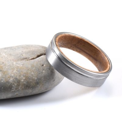 TRENDY Style Custom 6mm Flat Offest Grooved Silver Wedding Band Whiskey Barrel Wood Inlay Tungsten Ring for Men Women