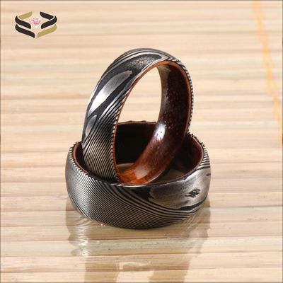 6mm 8mm Etched Damascus Steel Wedding Rings With Rose Wood Sleeve Inlay For Christmas Gift Jewelry Type Rings Materials