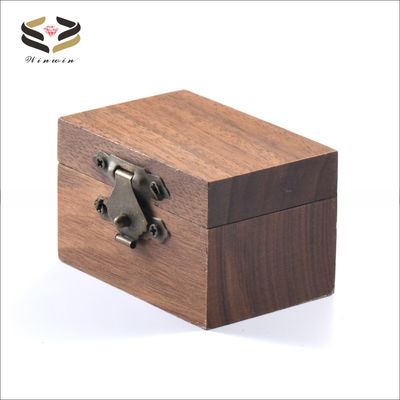 Walnut Wooden Ring Box Solid Wood Packaging Boxes Custom Logo 60*40*36mm