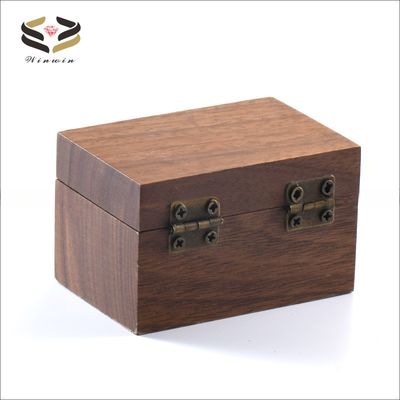 Walnut Wooden Ring Box Solid Wood Packaging Boxes Custom Logo 60*40*36mm