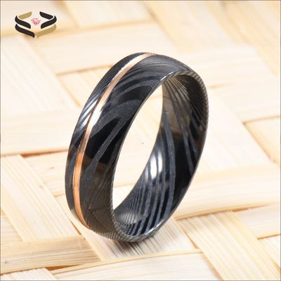 Custom Hammered Black Damascus Steel Rings Wedding 8mm Rose Gold Plated For Men