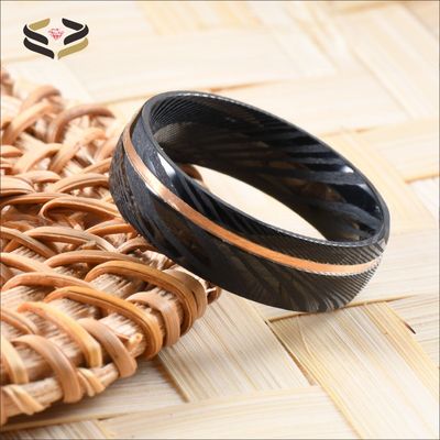 Custom Hammered Black Damascus Steel Rings Wedding 8mm Rose Gold Plated For Men